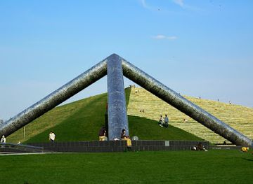 japan/sapporo/moerenuma-park/landmark/play-mountain
