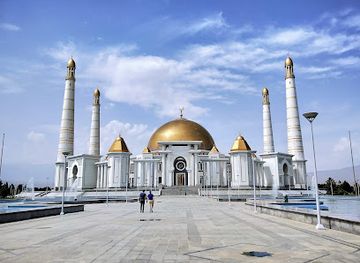 turkmenistan/amu-darya-river-basin/landmark/turkmenbashy-ruhy-mosque