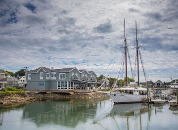 maine/kennebunkport/landmark/spirit-of-massachusetts-restaurant