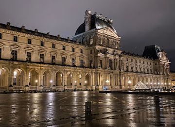 france/picardy/landmark/louvre-pyramid