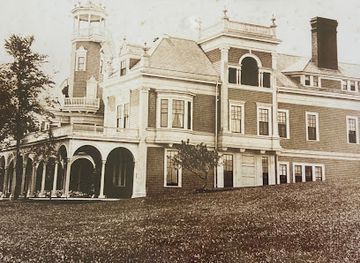 massachusetts/barnstable/landmark/the-crosby-mansion