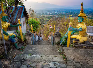 Chedi Phra That Mae Yen