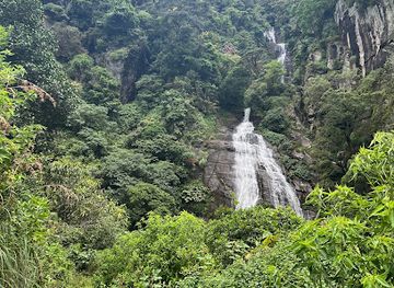 sri-lanka/dry-zone/landmark/kolapathana-waterfall