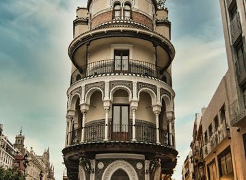 spain/seville/landmark/edificio-de-la-adriatica