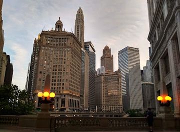 illinois/chicago/magnificent-mile/landmark/dusable-bridge