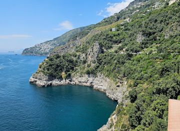 italy/amalfi-coast/landmark/grotta-dello-smeraldo