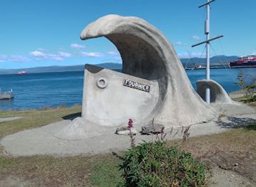 argentina/tierra-del-fuego/landmark/monumento-naufragio-a-r-a-fournier