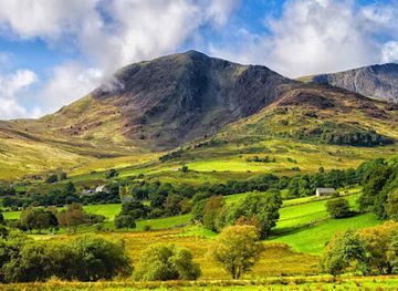 united-kingdom/snowdonia-national-park/landmark/yr-wyddfa