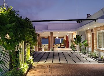 ecuador/puerto-ayora/landmark/bahia-mar