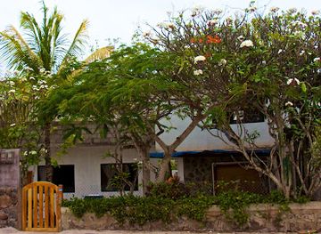 ecuador/puerto-baquerizo-moreno/landmark/hostal-suiza