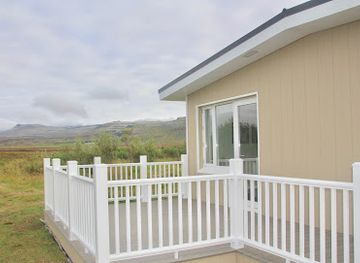 iceland/snaefellsnes-peninsula/landmark/lynghagi-house