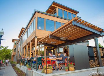 oregon/hood-river/landmark/solstice-wood-fire-pizza-cafe-bar