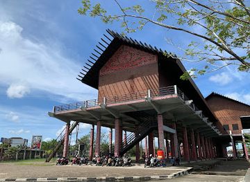 indonesia/west-kalimantan/landmark/west-kalimantan-radakng-house