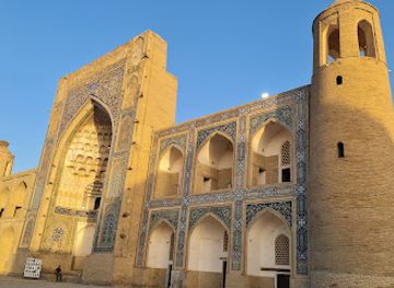 uzbekistan/bukhara/landmark/toki-sarrofon