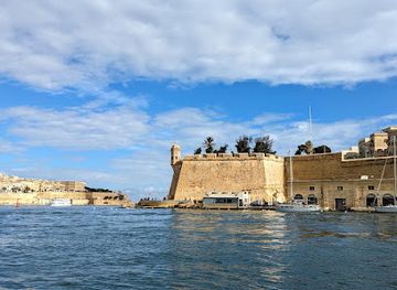 malta/birgu/landmark/fortifications-of-senglea