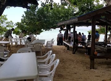 micronesia/koror/landmark/m-a-beach-bungalows