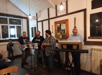 guernsey/sark/landmark/the-old-hall-sark