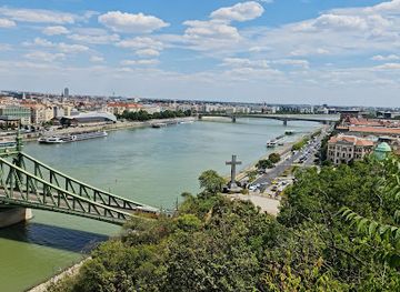 hungary/budapest/gellert-hill/landmark/gellert-thermal-bath