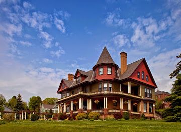 wisconsin/bayfield/landmark/le-chateau-boutin