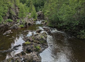 wisconsin/northwoods/landmark/wren-falls