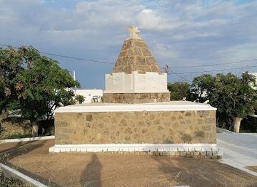 greece/mykonos/agios-ioannis/landmark/ano-mera-monument-to-the-fallen-mykonos