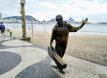 brazil/rio-de-janeiro/landmark/estatua-de-dorival-caymmi