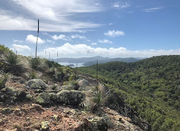australia/whitsunday-islands/landmark/middle-head