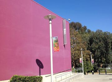 california/irvine/landmark/beall-center-for-art-technology