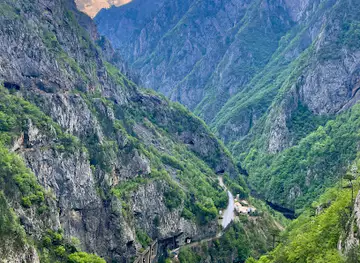 Piva Dam, Brana Piva