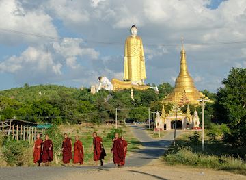 myanmar-burma/central-myanmar/landmark/maha-bodhi-ta-htaung-standing-buddha