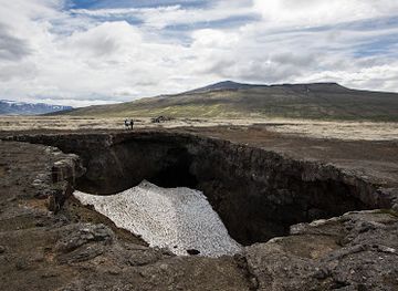 iceland/southern-region/landmark/surtshellir