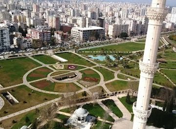 turkiye/adana/landmark/sakip-sabanci-dinazor-parki