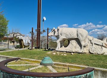 italy/piedmont/landmark/monumento-al-bue-grasso