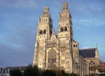 france/tours/cathedrale/landmark/visite-cathedrale-tours
