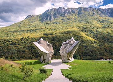 bosnia-and-herzegovina/sutjeska-national-park/landmark/valley-of-heroes
