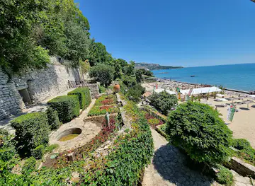 Balchik Dvoretsa Palace and Park