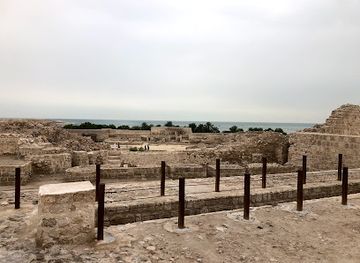 bahrain/bahrain-fort/landmark/fresh-water-springs-in-the-middle-of-the-sea