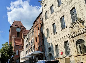 poland/torun/landmark/dambskich-palace