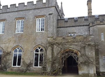 united-kingdom/the-cotswolds/landmark/cotswold-wildlife-park-gardens