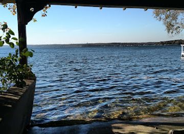 wisconsin/glacial-lake-wisconsin/landmark/black-point-estate-and-gardens