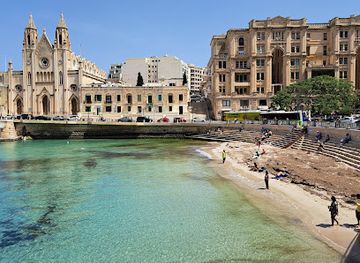 malta/sliema/landmark/balluta-buildings