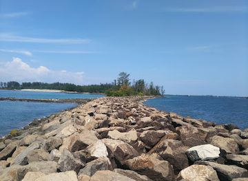 indonesia/bengkulu/landmark/lentera-merah-beach