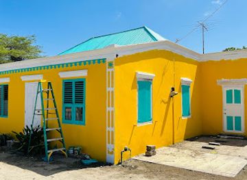 aruba/savaneta/landmark/fundacion-savaneta-traditional-aruban-painted-house