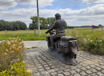 belgium/tournai/landmark/ww2-american-liberator-motorcyclist-statue
