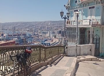 chile/valparaiso/landmark/paseo-21-de-mayo-de-valparaiso