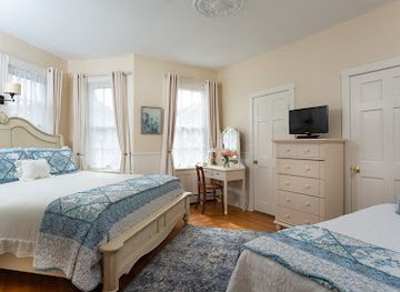 rhode-island/block-island/landmark/blue-dory-inn