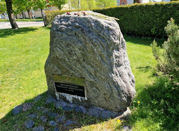 estonia/haapsalu/landmark/malestusmark-osmussaare-alistamatule-garnisonile