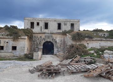 malta/marsaxlokk/landmark/fort-delimara