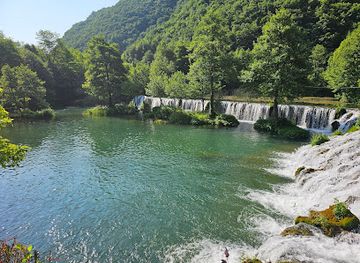 bosnia-and-herzegovina/jajce-waterfalls/landmark/konoba-slapovi