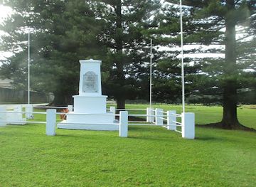 norfolk-island/the-arches/landmark/norfolk-island-cenotaph